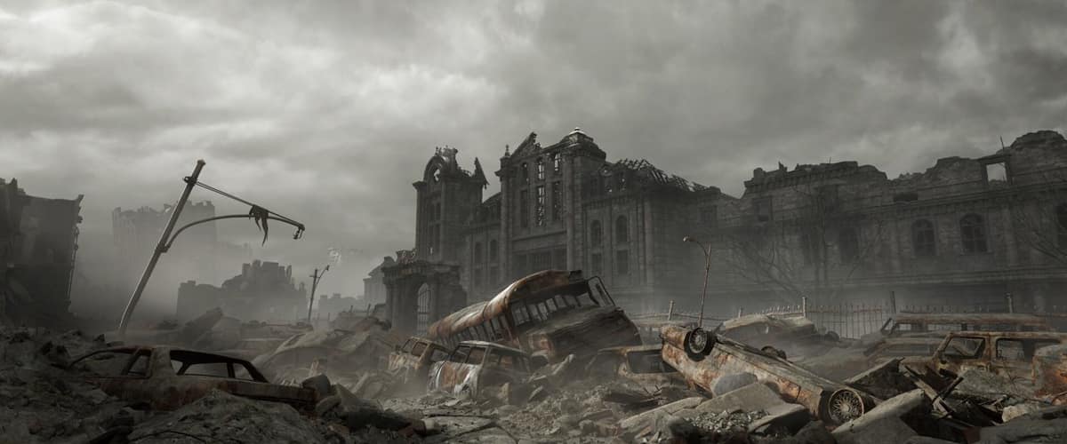 Raccoon City en ruines sous un ciel gris : bâtiments éventrés et carcasses de voitures dans Resident Evil Requiem