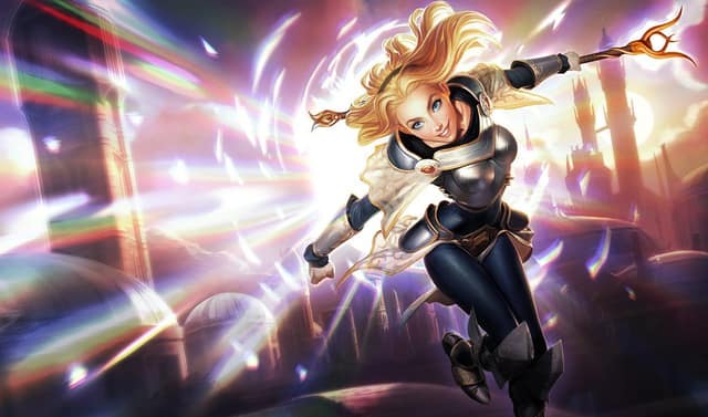 Illustration officielle de Lux, jeune mage blonde en armure, bâton levé dans une explosion de lumière