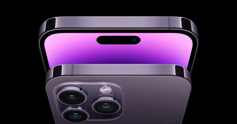 iPhone 14 Pro violet vu de dos et de face, module photo à trois objectifs en gros plan
