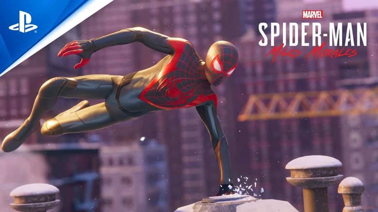 Marvel's Spider-Man Miles Morales : Miles s'élance au-dessus des toits de New York, sous le logo