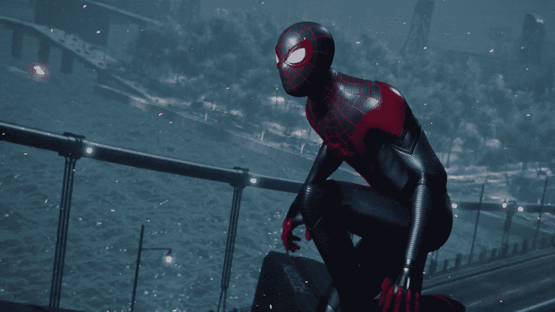 Marvel's Spider-Man Miles Morales : Miles accroupi sur un pont sous la pluie