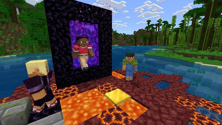 Trois joueurs devant un portail du Nether allumé, au bord d'une rivière dans la jungle