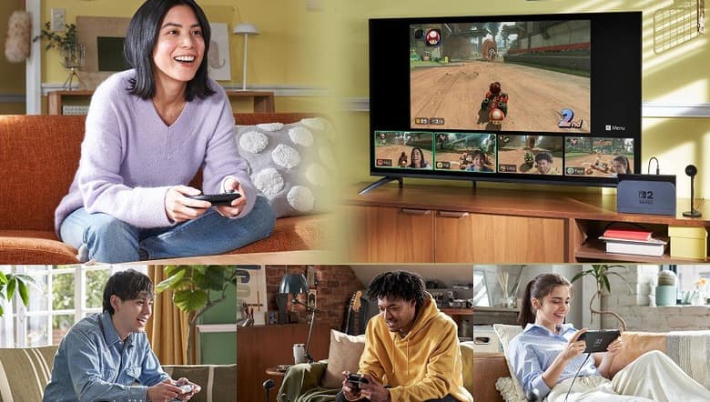 Une joueuse sur son canapé avec une manette, et une course de karting sur une télévision avec les vidéos des amis en bas de l'écran