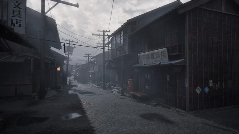 Capture officielle de Silent Hill f : une rue japonaise étroite bordée de maisons en bois et de poteaux électriques, sous un ciel couvert