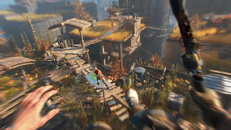 Vue à la première personne d'un saut au-dessus de toits aménagés en jardins, dans une ville aux couleurs d'automne
