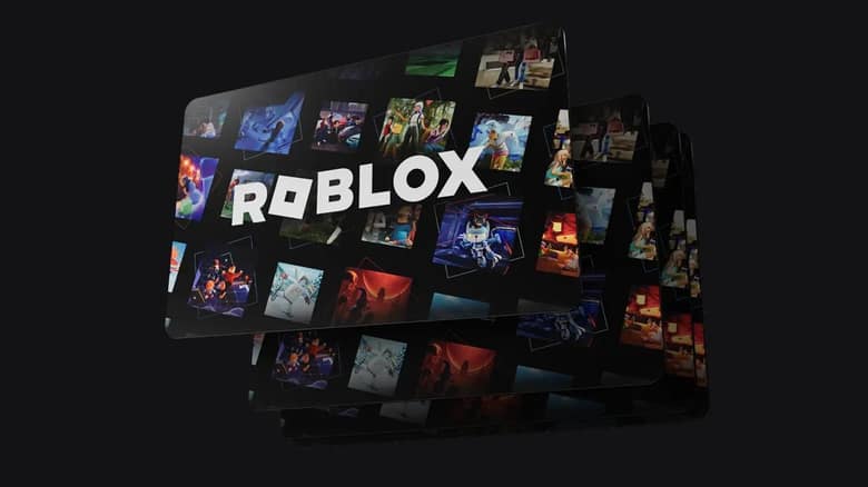 Plusieurs cartes cadeaux Roblox empilées, avec le logo Roblox